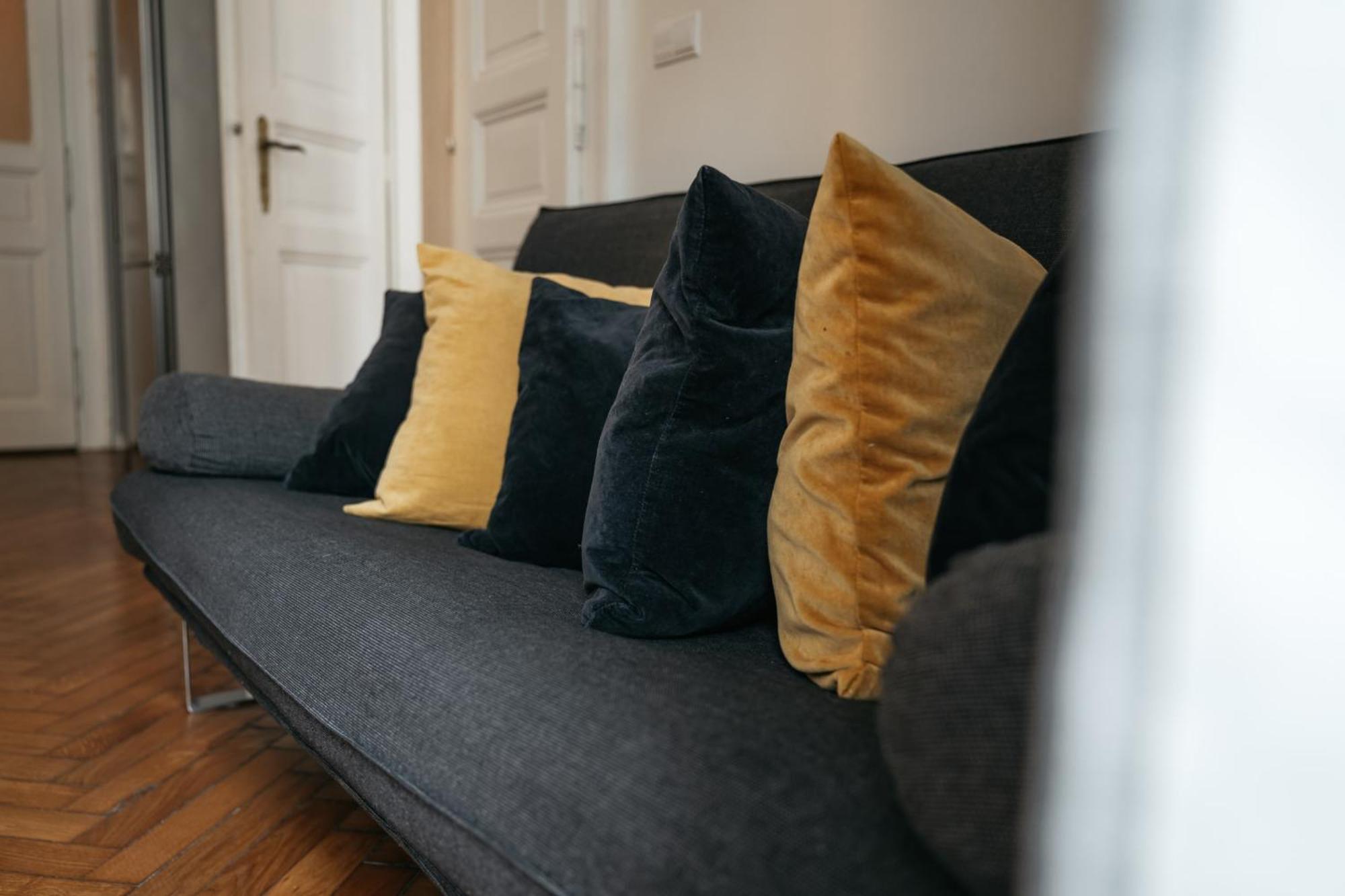 Comfortable And Cosy Apt A Few Steps From Dancing House And Naplavka Dance Prag Exteriör bild