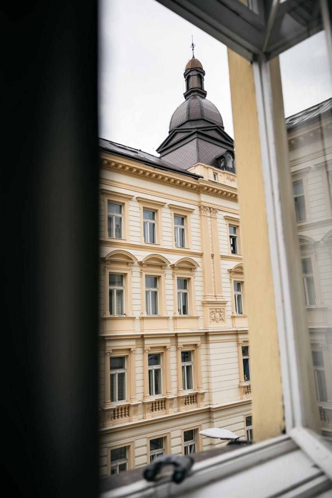 Comfortable And Cosy Apt A Few Steps From Dancing House And Naplavka Dance Prag Exteriör bild